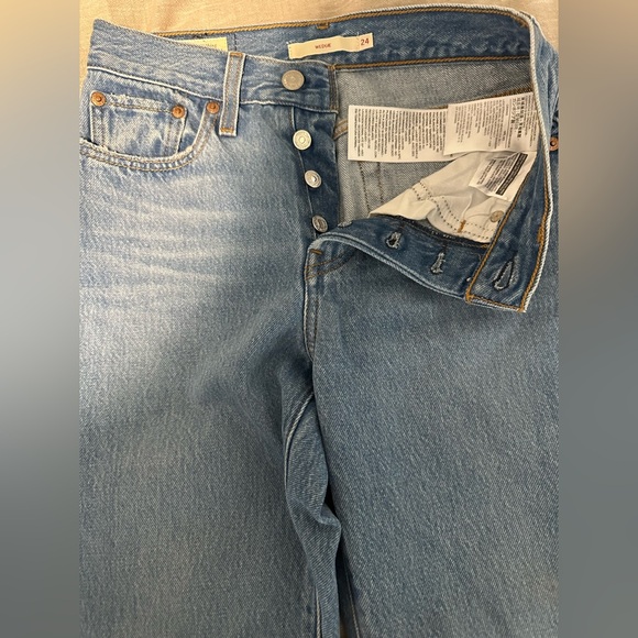 Levi’s Wedgie Straight Leg Jeans High Rise Button Fly 24 - Picture 5 of 5